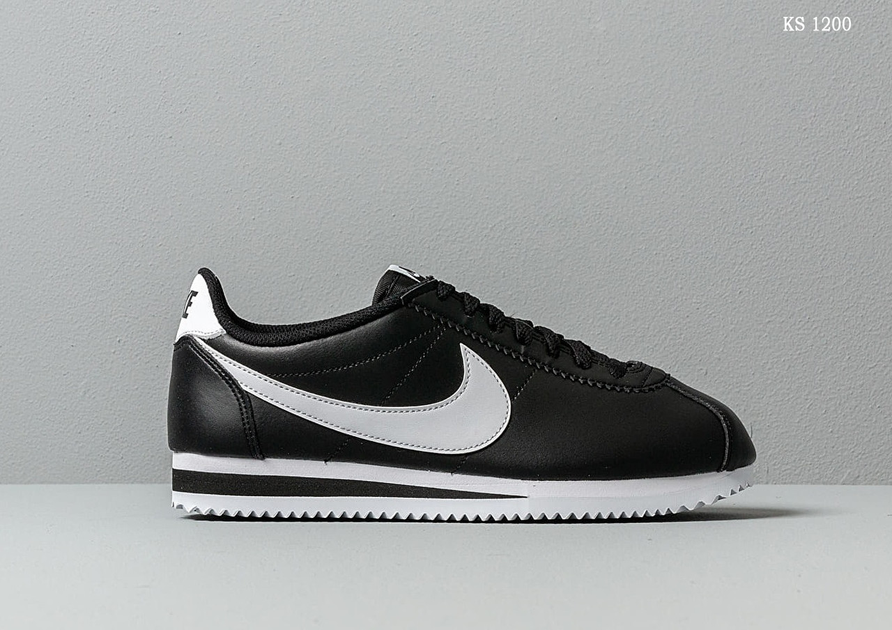 Мужские кроссовки в стиле Nike Cortez, натуральная кожа, черные с белым 45(29 см), последний размер
Мужские кроссовки в стиле Nike Cortez, натуральная кожа, черные с белым 45(29 см), последний размер