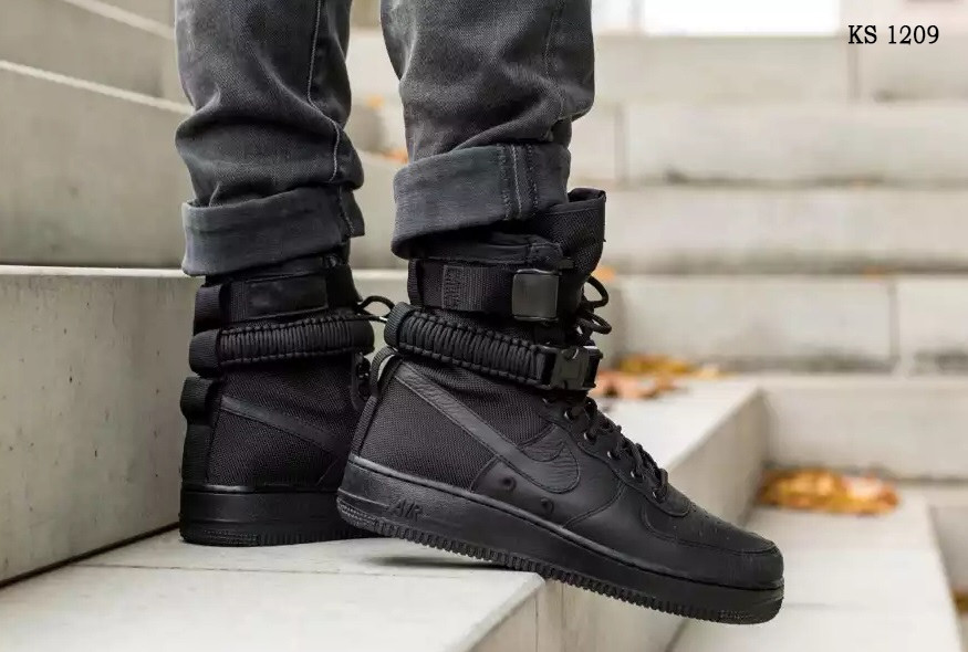 Мужские кроссовки в стиле Nike SF Air Force 1, натуральная кожа, черные 43(27,5 см), размеры:42,43,44
Мужские кроссовки в стиле Nike SF Air Force 1, натуральная кожа, черные 43(27,5 см), размеры:42,43,44