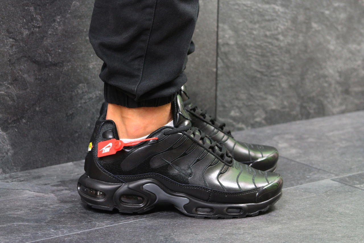 Мужские кроссовки в стиле Nike Air Max TN Black, черные 44(27,8 см), последний размер
Мужские кроссовки в стиле Nike Air Max TN Black, черные 44(27,8 см), последний размер