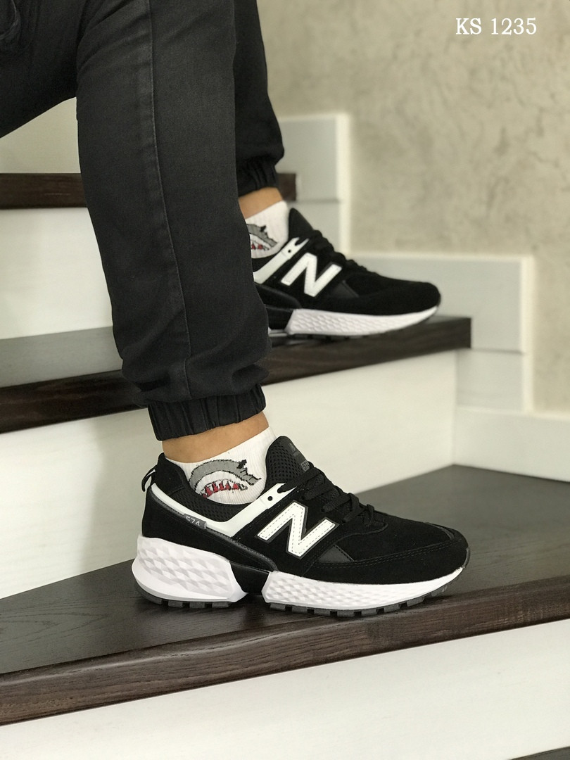 Мужские кроссовки в стиле New Balance 574, замша, черные с белым 43(27,5 см), последний размер
Мужские кроссовки в стиле New Balance 574, замша, черные с белым 43(27,5 см), последний размер