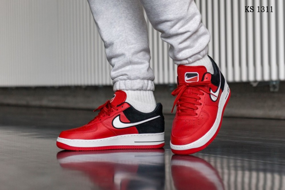 Мужские кроссовки в стиле Nike Air Force 1 '07 LV8, кожа, красные с черным 41(26 см), размеры:41,42,44,45
Мужские кроссовки в стиле Nike Air Force 1 '07 LV8, кожа, красные с черным 41(26 см), размеры:41,42,44,45