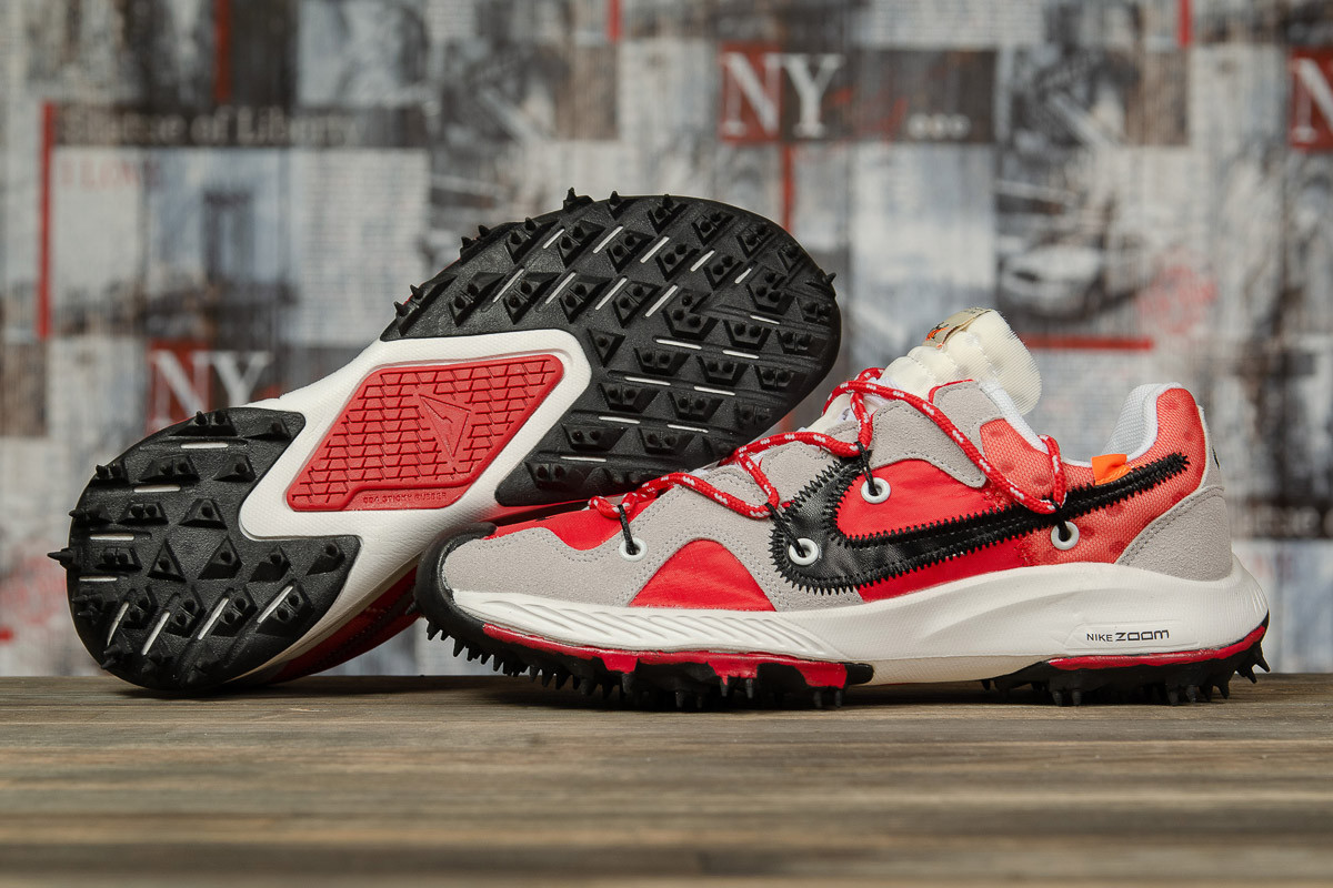 Мужские кроссовки в стиле Nike Air Zoom, замша, текстиль, красные с белым 43(26,8 см), размеры:42,43,44,45
Мужские кроссовки в стиле Nike Air Zoom, замша, текстиль, красные с белым 43(26,8 см), размеры:42,43,44,45