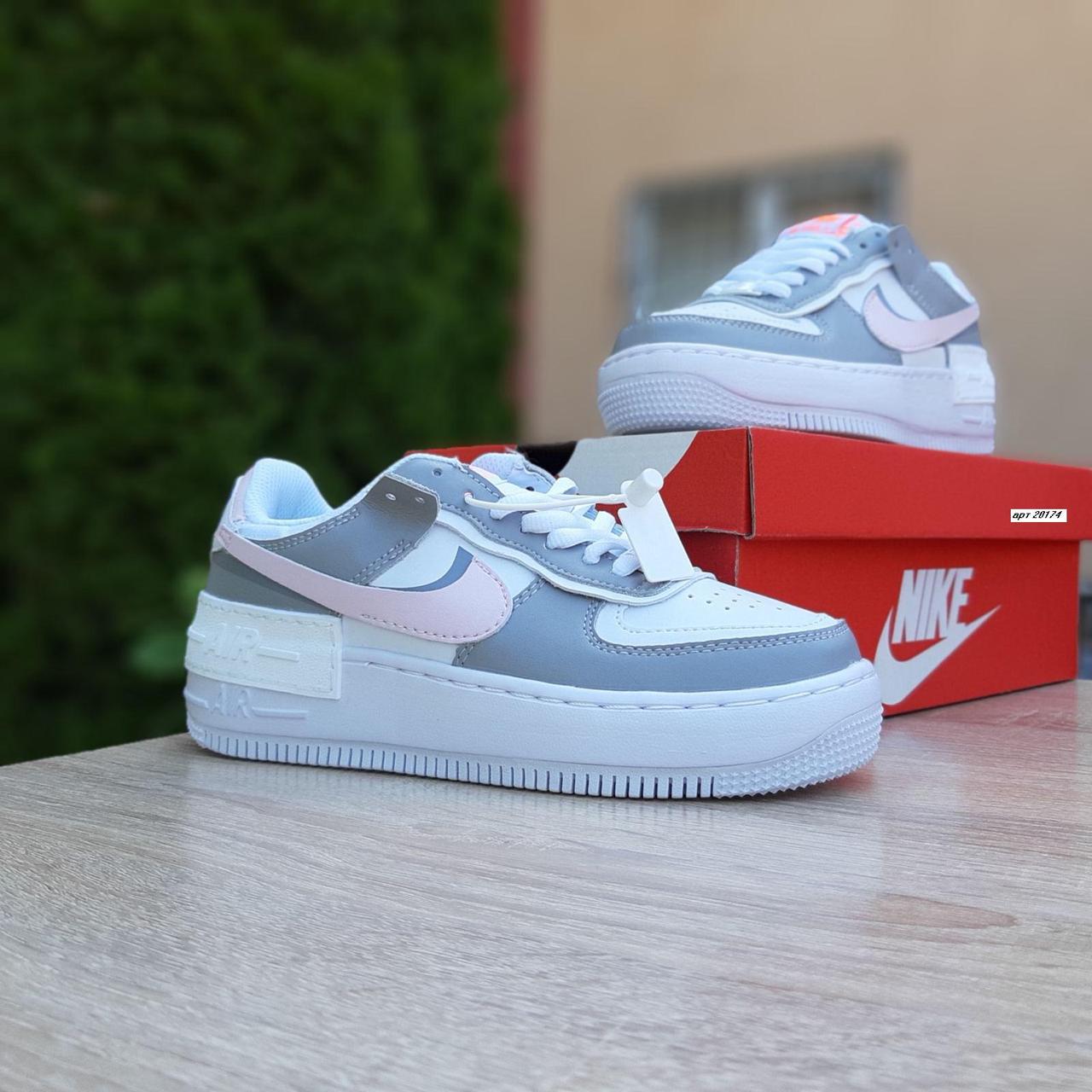 Женские кроссовки в стиле Nike Air Force 1 Shadow, кожа, белые с серым, 36 (22,5 см), размеры:36,40
Женские кроссовки в стиле Nike Air Force 1 Shadow, кожа, белые с серым, 36 (22,5 см), размеры:36,40
