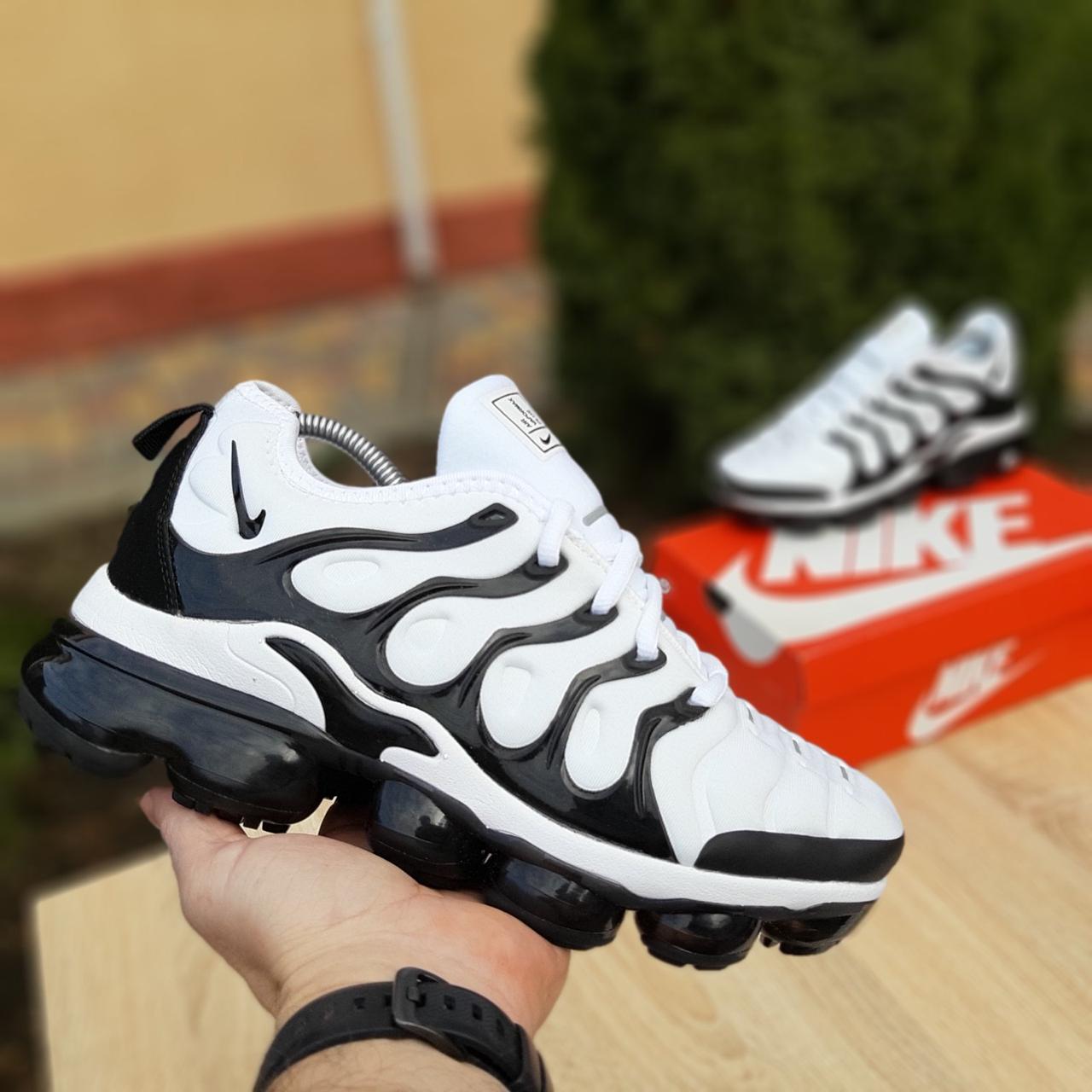 Мужские кроссовки в стиле Nike Air VaporMax, сеткаовая подошва, белые с черным 45(28,5 см), последний размер
Мужские кроссовки в стиле Nike Air VaporMax, сеткаовая подошва, белые с черным 45(28,5 см), последний размер
