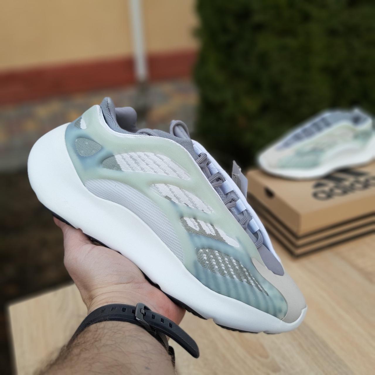 Мужские кроссовки в стиле Adidas Yeezy 700 V3, светятся в темноте, текстиль, разноцветные 44(28 см)
Мужские кроссовки в стиле Adidas Yeezy 700 V3, светятся в темноте, текстиль, разноцветные 44(28 см)