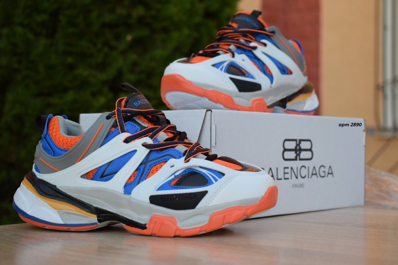 Женские кроссовки в стиле Balenciaga Track, кожа, текстиль, сетка, белые с синим 38(24 см), размеры:38,39,40
Женские кроссовки в стиле Balenciaga Track, кожа, текстиль, сетка, белые с синим 38(24 см), размеры:38,39,40