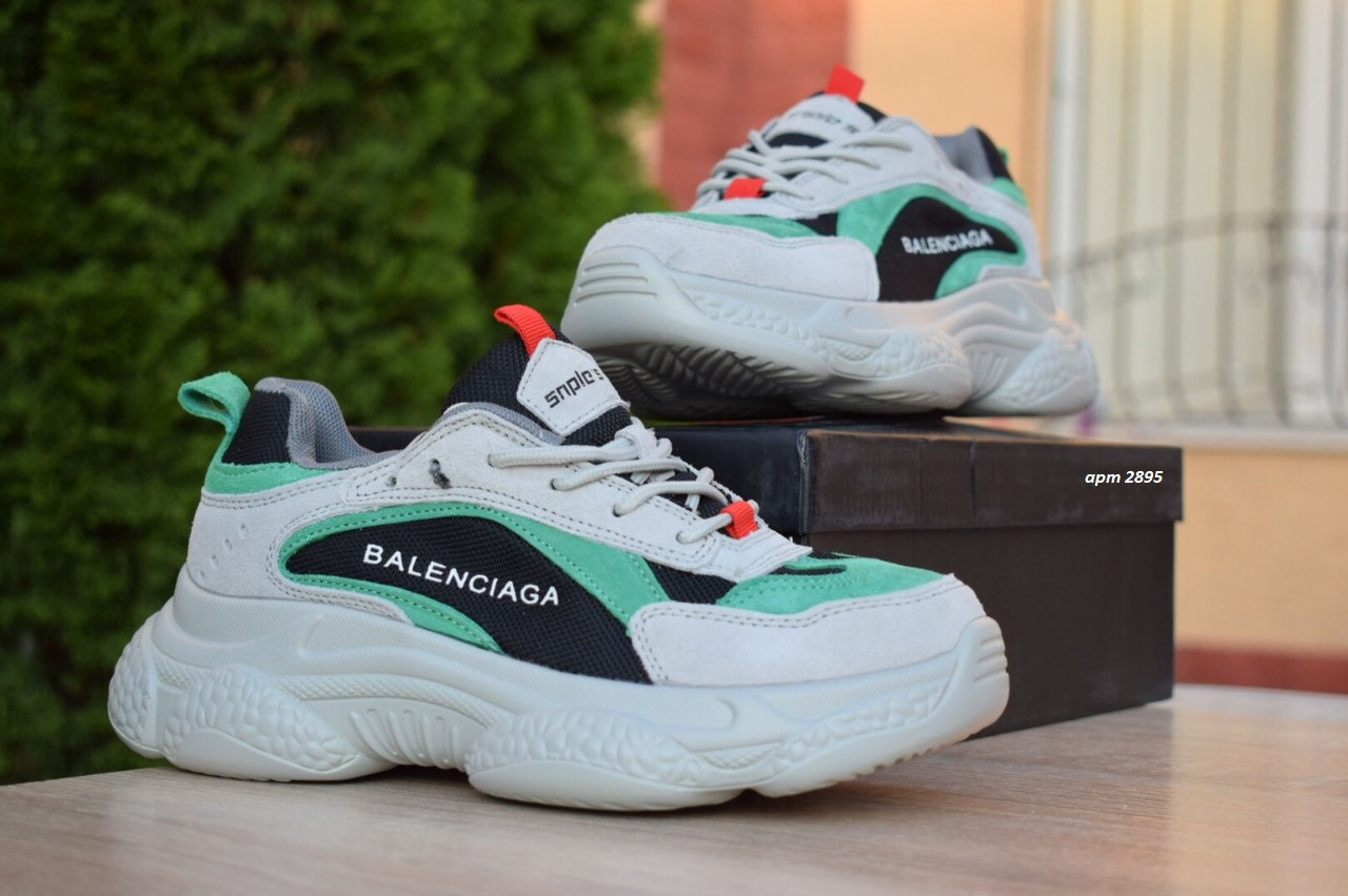 Женские кроссовки в стиле Balenciaga Triple S, замша, текстиль, серые с зеленым 40(25,5 см), размеры:38,40
Женские кроссовки в стиле Balenciaga Triple S, замша, текстиль, серые с зеленым 40(25,5 см), размеры:38,40