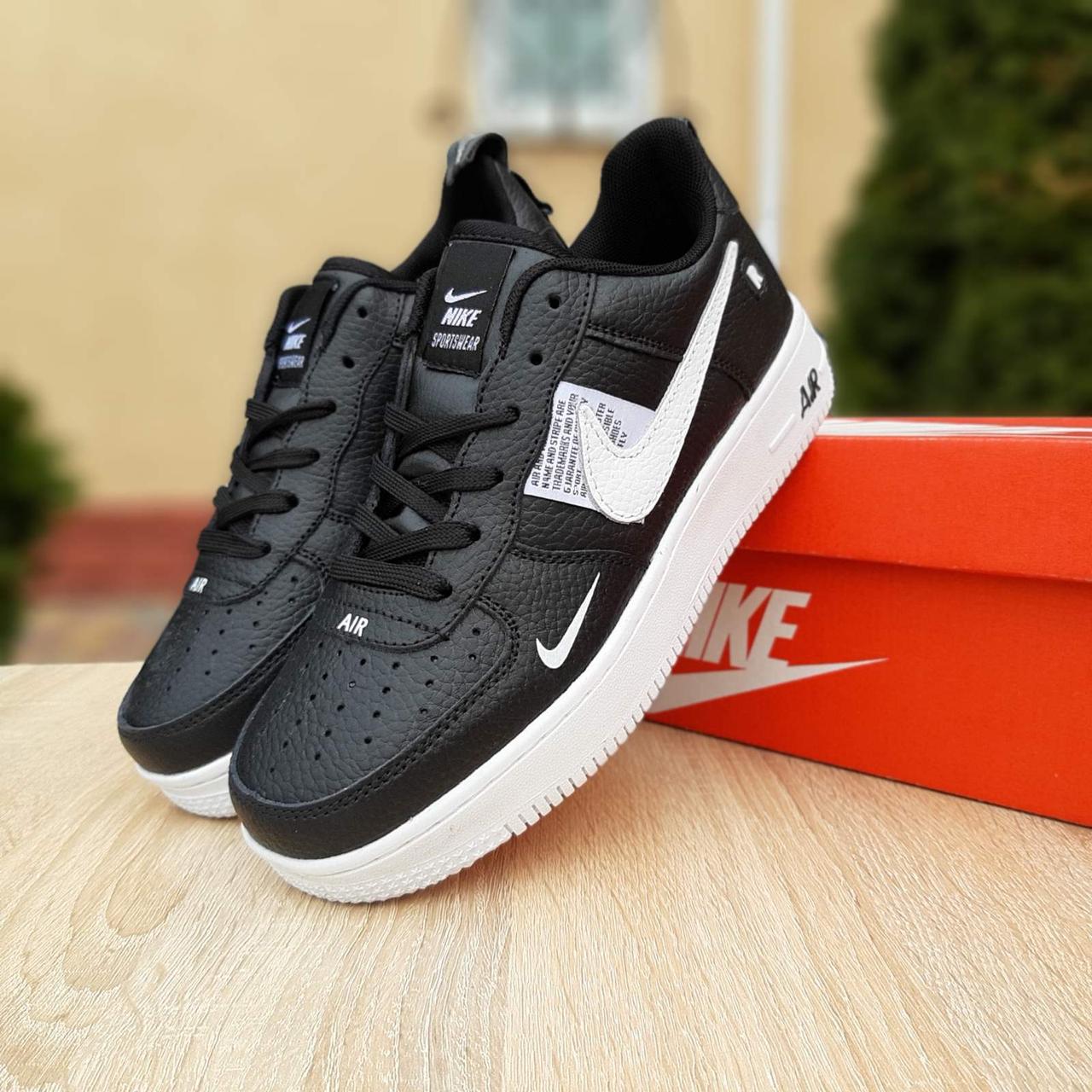 Женские кроссовки в стиле Nike Air Force 1 LV8, кожа, черные с белым 38(24 см), размеры:38,39
Женские кроссовки в стиле Nike Air Force 1 LV8, кожа, черные с белым 38(24 см), размеры:38,39