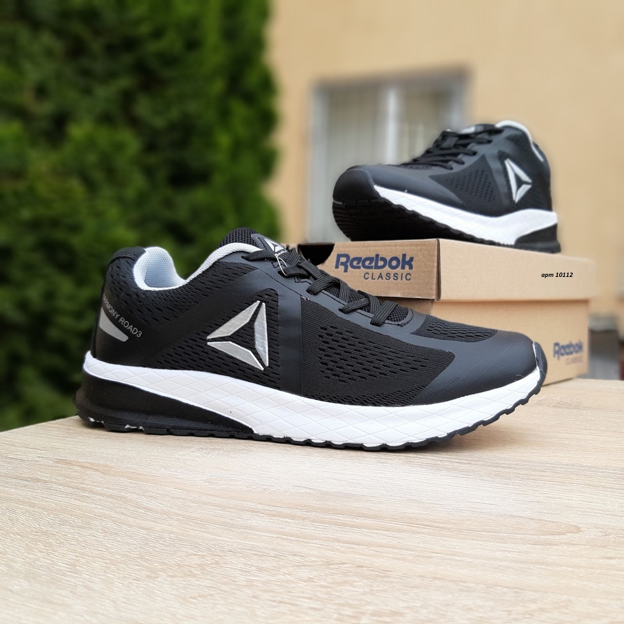 Мужские кроссовки в стиле Reebok Harmony Road 3, сетка, черные с белым, 43р(27,5 см), размеры:41,43,44,45
Мужские кроссовки в стиле Reebok Harmony Road 3, сетка, черные с белым, 43р(27,5 см), размеры:41,43,44,45