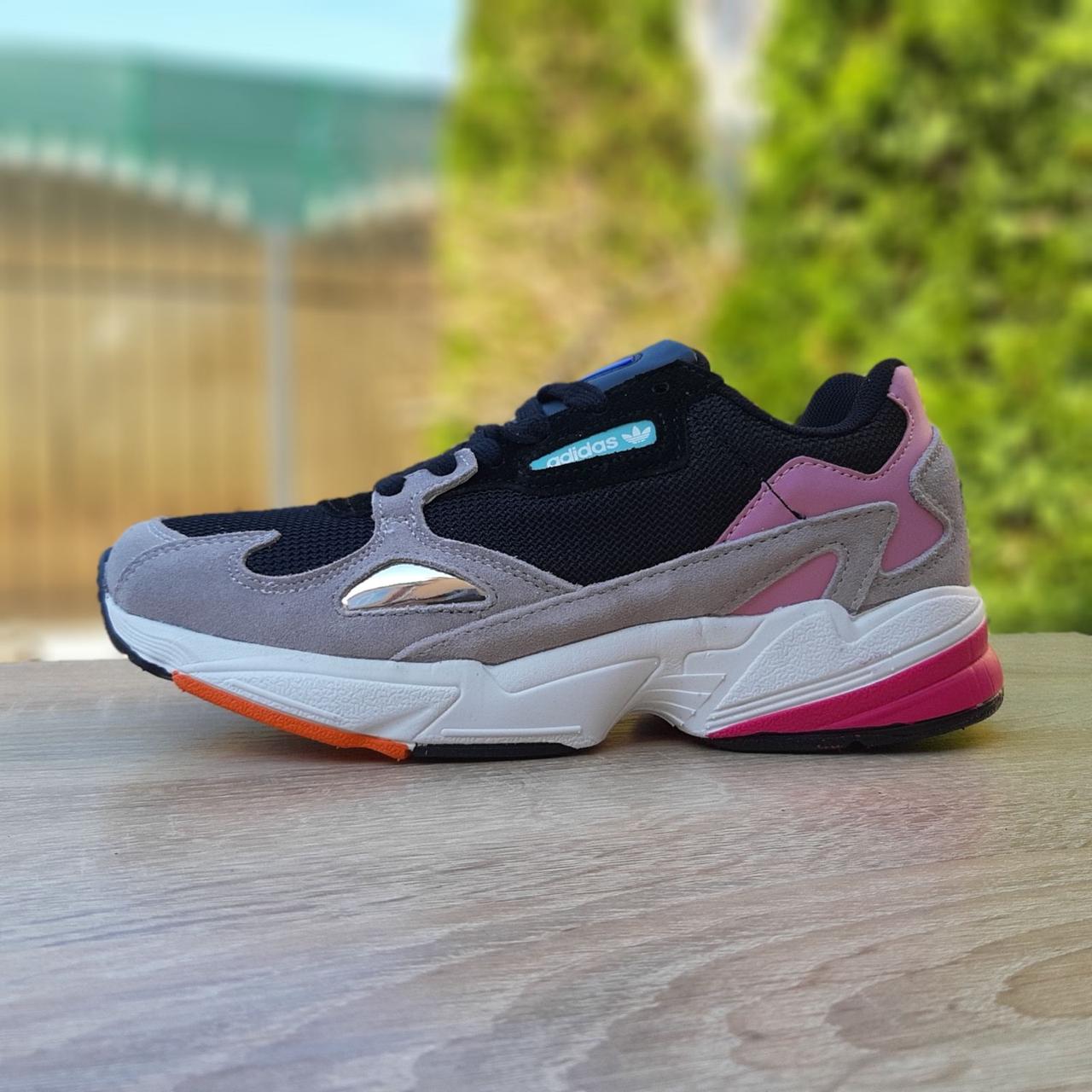 Женские кроссовки в стиле Adidas Falcon, замша, сетка, серые с черным 36(23,5 см), размеры:36,37
Женские кроссовки в стиле Adidas Falcon, замша, сетка, серые с черным 36(23,5 см), размеры:36,37
