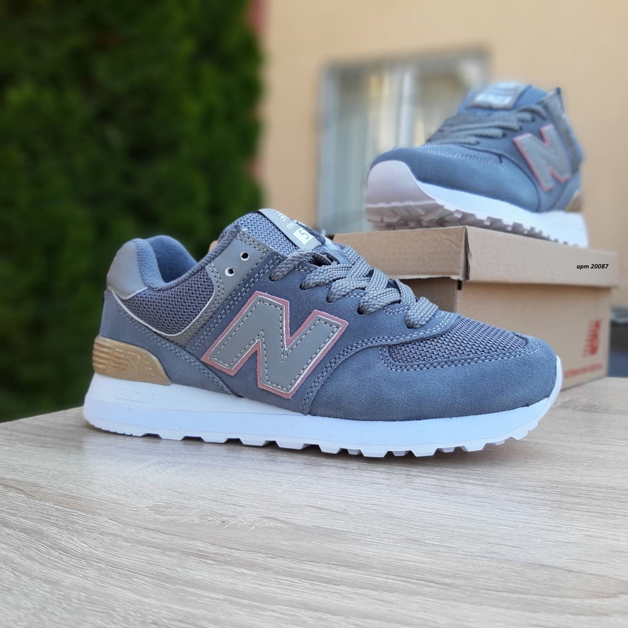 Женские кроссовки в стиле New Balance 574, замша, сетка, серые с золотым, 40р(25,5 см), размеры:38,39,40
Женские кроссовки в стиле New Balance 574, замша, сетка, серые с золотым, 40р(25,5 см), размеры:38,39,40