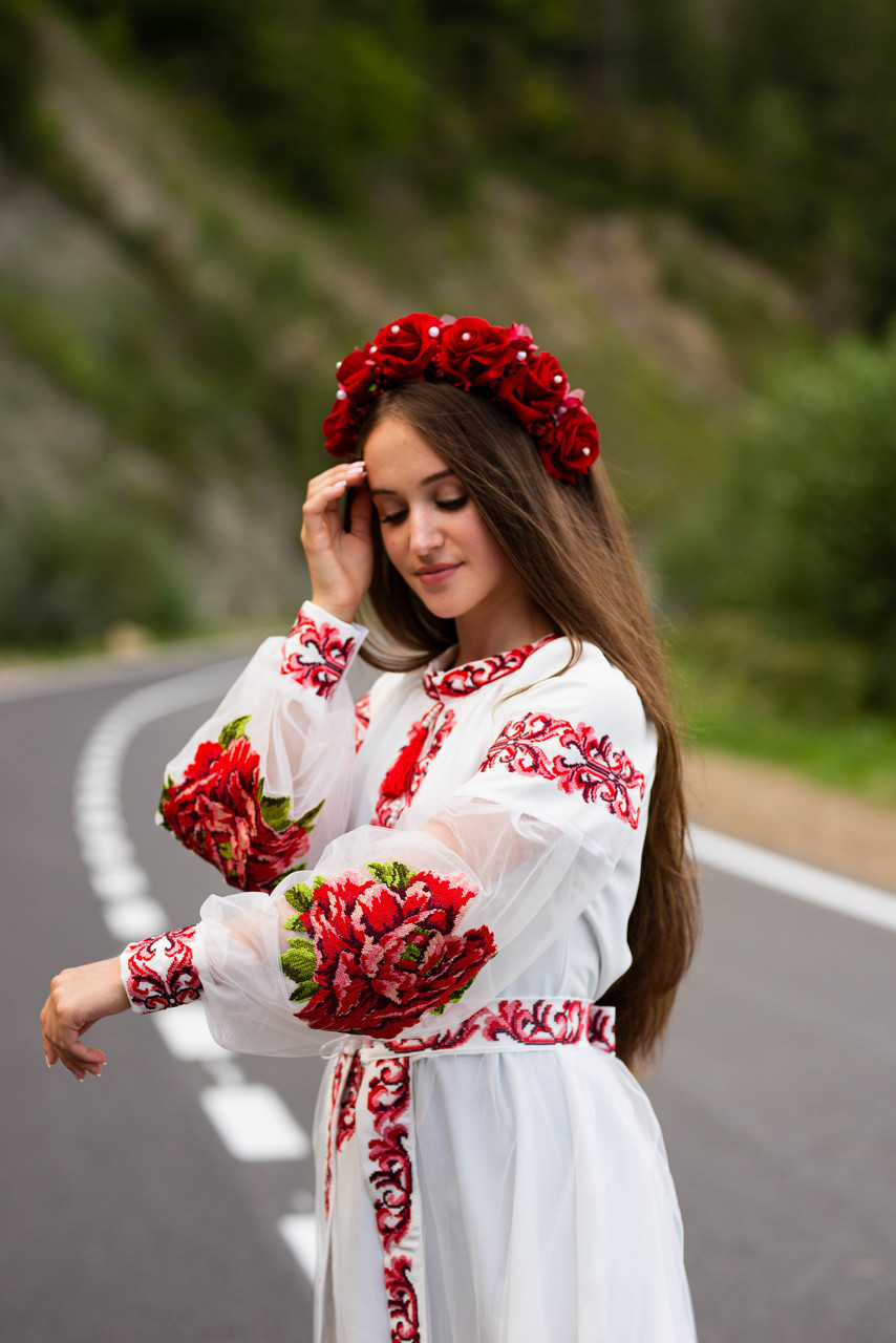 Епатажне вишите плаття для модниць, можна придбати,як собі так і парі «Ружа» 46, Красный
Епатажне вишите плаття для модниць, можна придбати,як собі так і парі «Ружа» 46, Красный