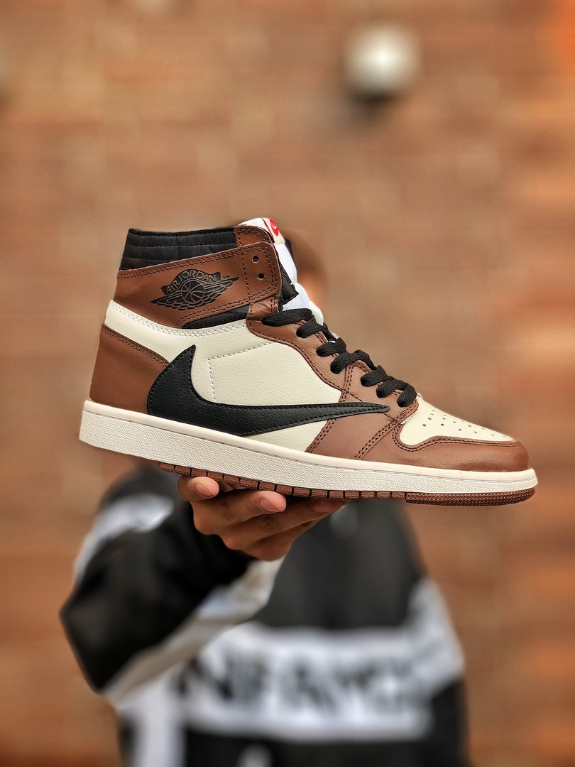 Кроссовки мужские Nike Air Retro Travis Scott коричневые, Найк Джордан, натуральная кожа. Код Z-3116 43
Кроссовки мужские Nike Air Retro Travis Scott коричневые, Найк Джордан, натуральная кожа. Код Z-3116 43