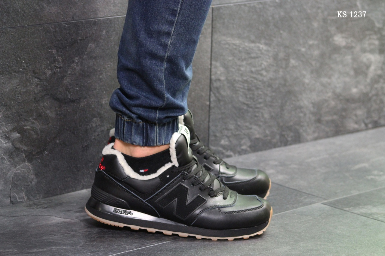 Мужские зимние кроссовки на меху в стиле New Balance 574, кожа, черные 44 (28 см), последний размер
Мужские зимние кроссовки на меху в стиле New Balance 574, кожа, черные 44 (28 см), последний размер