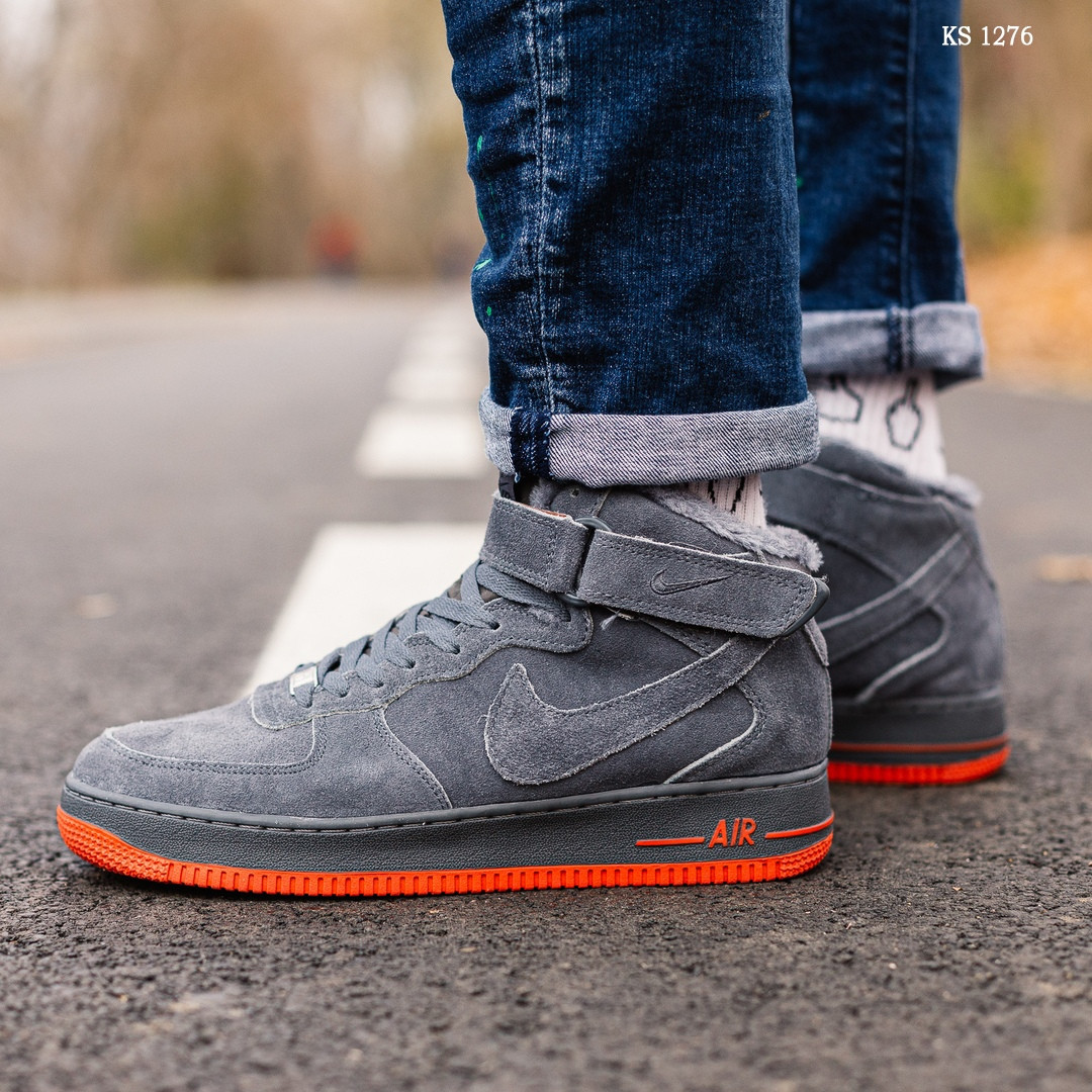 Мужские зимние кроссовки на меху в стиле Nike Air Force Winter Grey, замша, серые с оранжевым 41 (26 см)
Мужские зимние кроссовки на меху в стиле Nike Air Force Winter Grey, замша, серые с оранжевым 41 (26 см)
