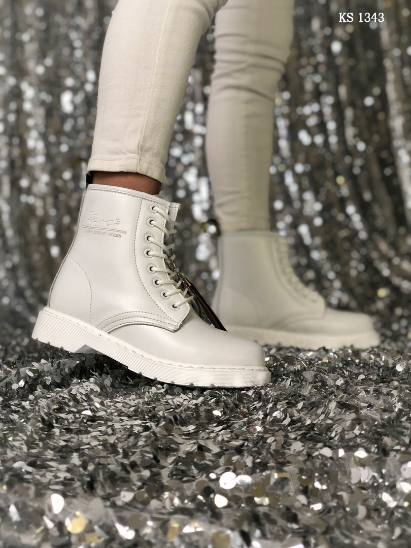 Женские зимние ботинки на меху в стиле Dr. Martens, натуральная кожа, белые 38 (24,5 см), размеры:37,38,39,40
Женские зимние ботинки на меху в стиле Dr. Martens, натуральная кожа, белые 38 (24,5 см), размеры:37,38,39,40