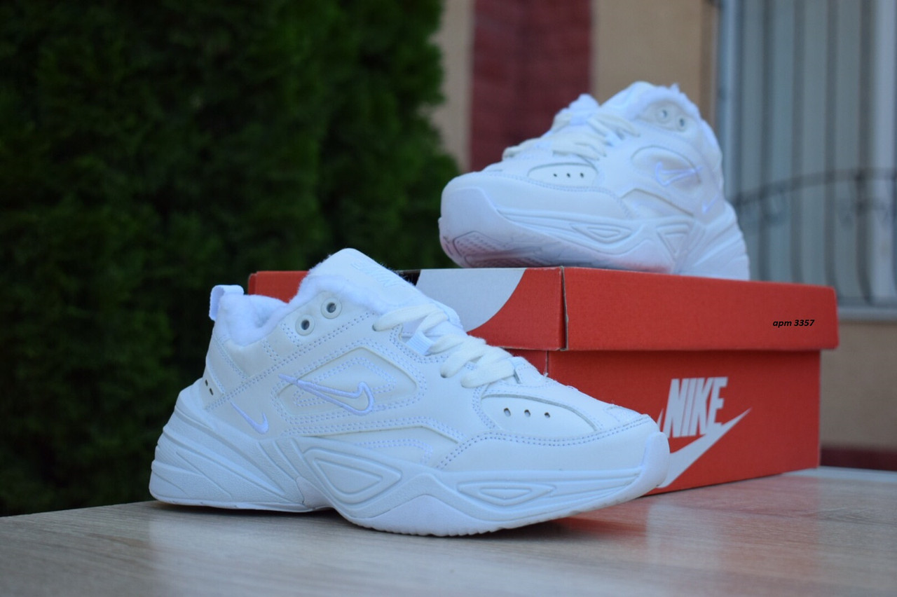 Женские зимние кроссовки на меху в стиле Nike M2K Tekno, замша, белые 36 (23 см), последний размер
Женские зимние кроссовки на меху в стиле Nike M2K Tekno, замша, белые 36 (23 см), последний размер