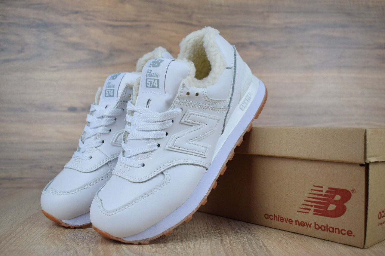 Женские зимние кроссовки на меху в стиле New balance 574, кожа, белые 40 (25,5 см), последний размер
Женские зимние кроссовки на меху в стиле New balance 574, кожа, белые 40 (25,5 см), последний размер