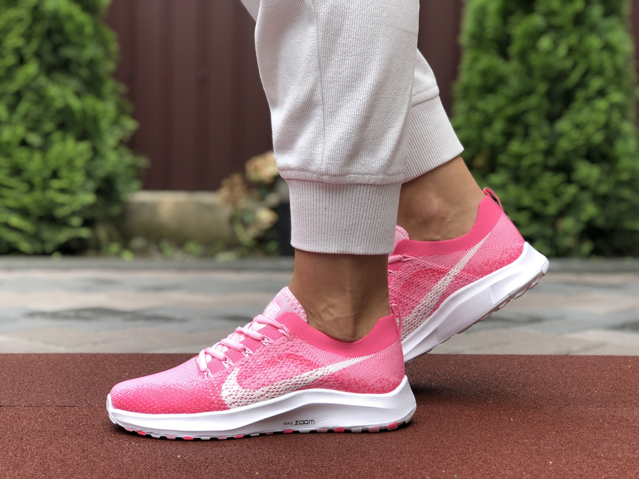 Кроссовки женские Nike Zoom розовые, Найк Зум, текстильные, прошиты. Код SD-9594
Кроссовки женские Nike Zoom розовые, Найк Зум, текстильные, прошиты. Код SD-9594