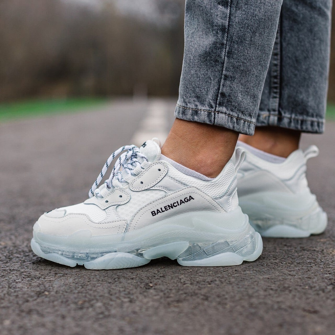 Кроссовки женские Balenciaga Triple S серые, Баленсиага трипл С, многослойная подошва, код IN-303 39
Кроссовки женские Balenciaga Triple S серые, Баленсиага трипл С, многослойная подошва, код IN-303 39