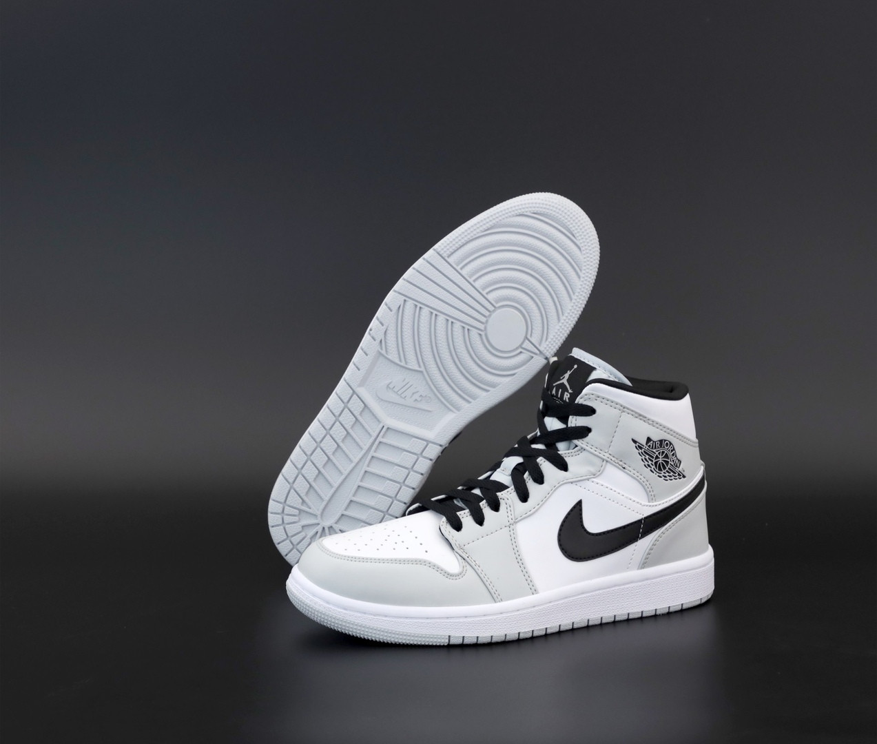 Кроссовки мужские Nike Air Jordan 1 Retro белые с серым, Найк Джордан, натуральная кожа. Код KD-12280 43
Кроссовки мужские Nike Air Jordan 1 Retro белые с серым, Найк Джордан, натуральная кожа. Код KD-12280 43