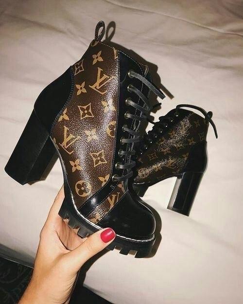Женские ботинки Louis Vuitton Bottine Star Trail / Луи Витон Стар Треил 40, Коричневый
Женские ботинки Louis Vuitton Bottine Star Trail / Луи Витон Стар Треил 40, Коричневый