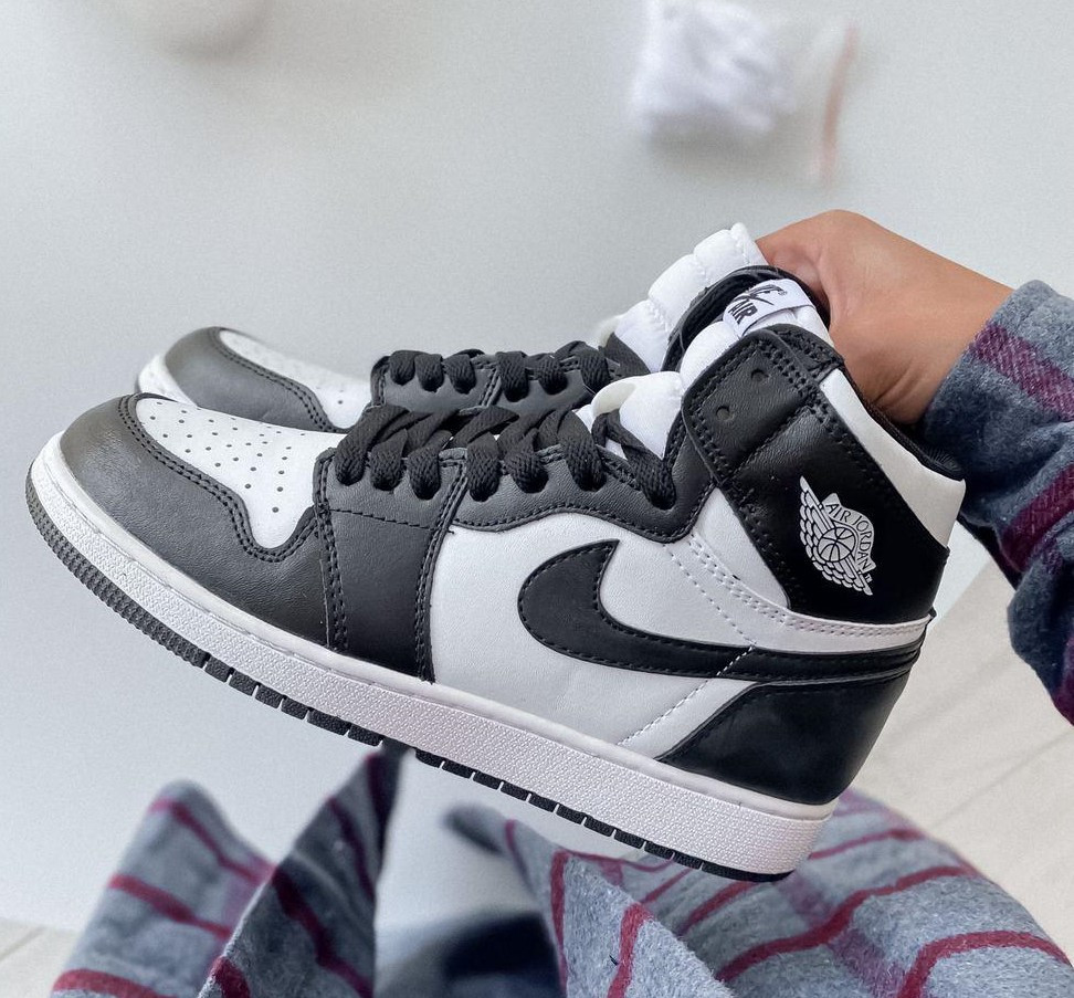 Nike Air Jordan 1 Retro Black White | кроссовки мужские и женски; черные; белые; найк; джордан; кожаные 43eu - 27.5cm, Черно-белый
Nike Air Jordan 1 Retro Black White | кроссовки мужские и женски; черные; белые; найк; джордан; кожаные 43eu - 27.5cm, Черно-белый
