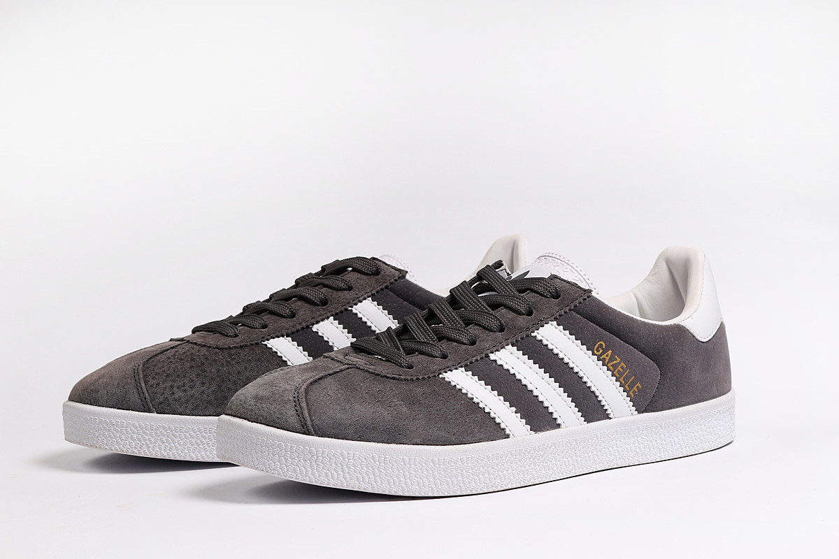 Мужские кроссовки Adidas Gazelle, замша, серые с белым 42 (27 см), размеры:41,42,43,44,45
Мужские кроссовки Adidas Gazelle, замша, серые с белым 42 (27 см), размеры:41,42,43,44,45