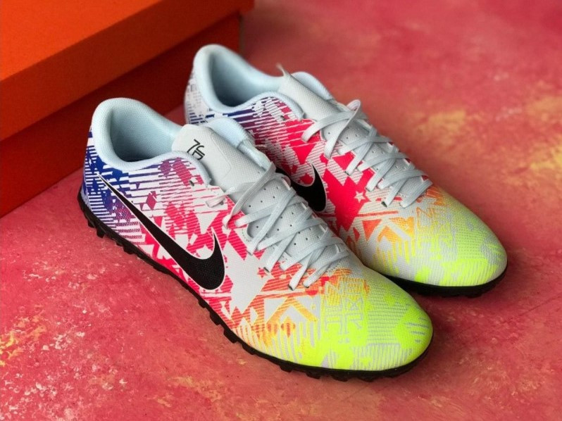 Сороконожки Nike Mercurial Vapor 13 Club Neymar Jr. T/найк меркуриал вапор/футбольная обувь 42, Разные цвета
Сороконожки Nike Mercurial Vapor 13 Club Neymar Jr. T/найк меркуриал вапор/футбольная обувь 42, Разные цвета
