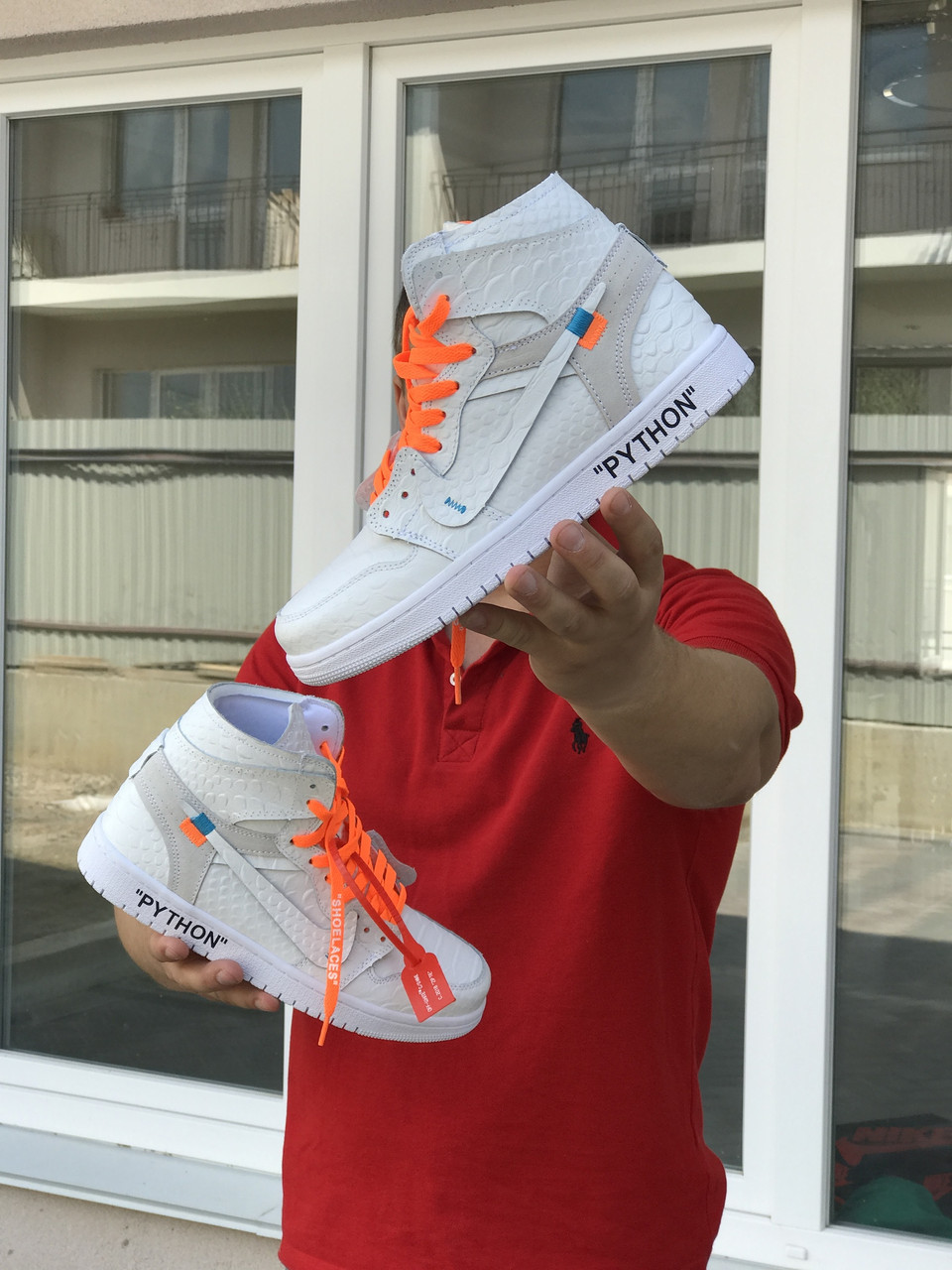 Мужские кроссовки в стиле Nike Air Jordan 1 Python, кожа, белые 43(27,5 см), размеры:42,43,44
Мужские кроссовки в стиле Nike Air Jordan 1 Python, кожа, белые 43(27,5 см), размеры:42,43,44