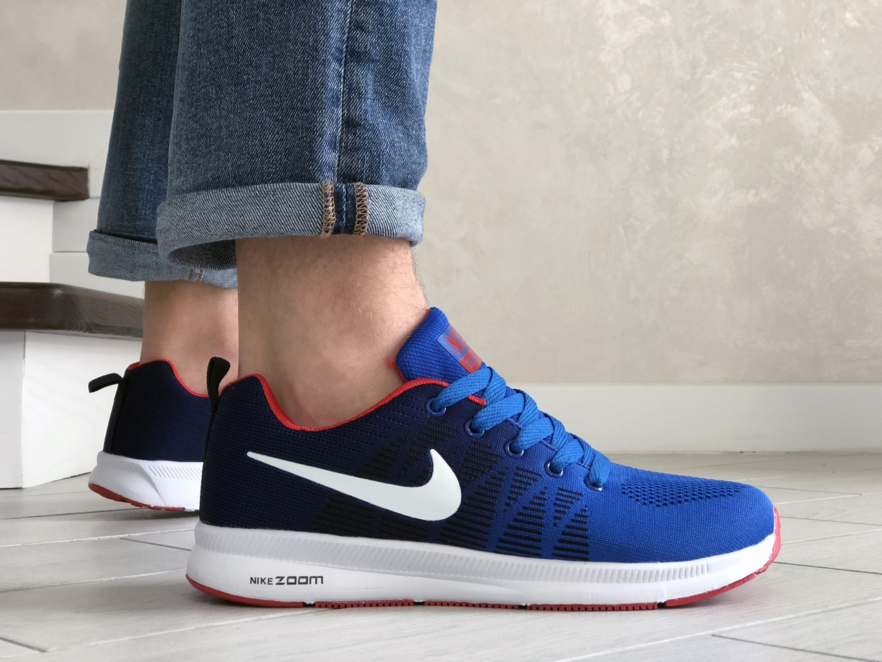 Мужские кроссовки в стиле Nike Zoom, сетка, синие с белым 41(25,9 см), размеры:41,42,45
Мужские кроссовки в стиле Nike Zoom, сетка, синие с белым 41(25,9 см), размеры:41,42,45