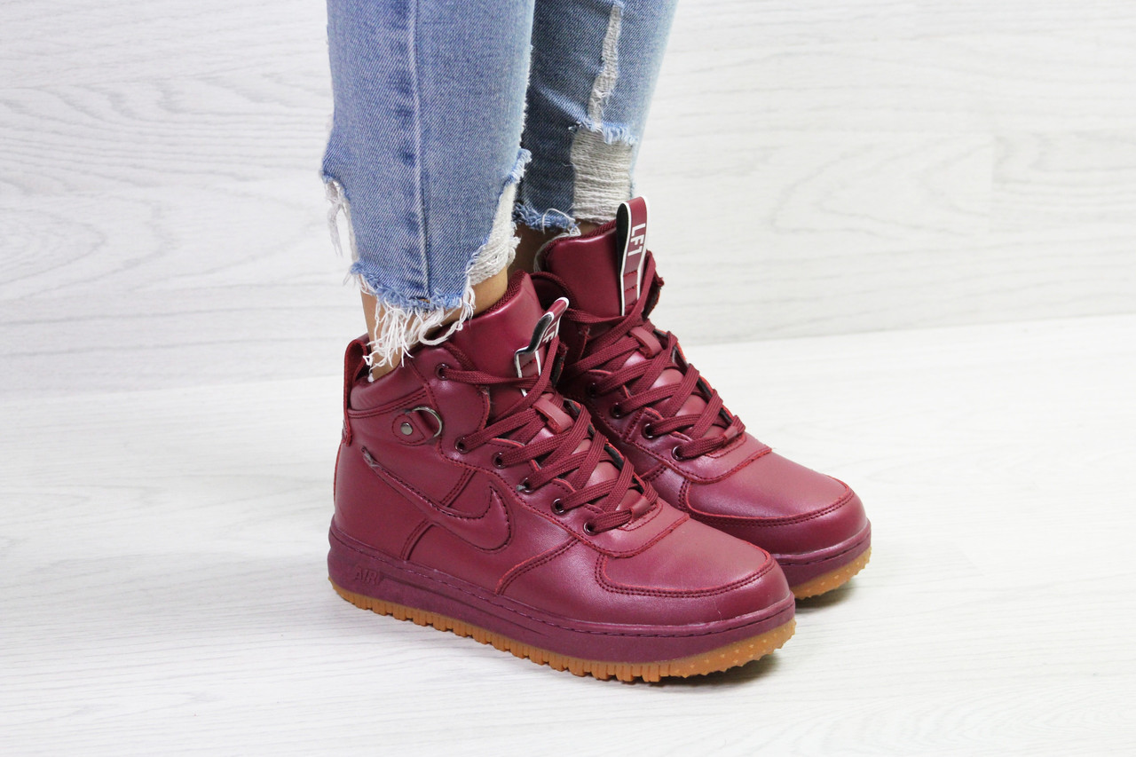 Женские зимние кроссовки в стиле Nike Air Force LF-1, бордовые 36 (23,2 см), размеры:36,37,39
Женские зимние кроссовки в стиле Nike Air Force LF-1, бордовые 36 (23,2 см), размеры:36,37,39