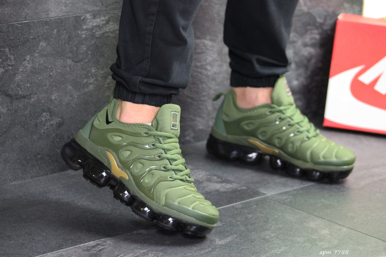 Мужские кроссовки в стиле Nike Air Vapormax Plus, текстиль, зеленые 41(26 см), размеры:41,42,44,45
Мужские кроссовки в стиле Nike Air Vapormax Plus, текстиль, зеленые 41(26 см), размеры:41,42,44,45