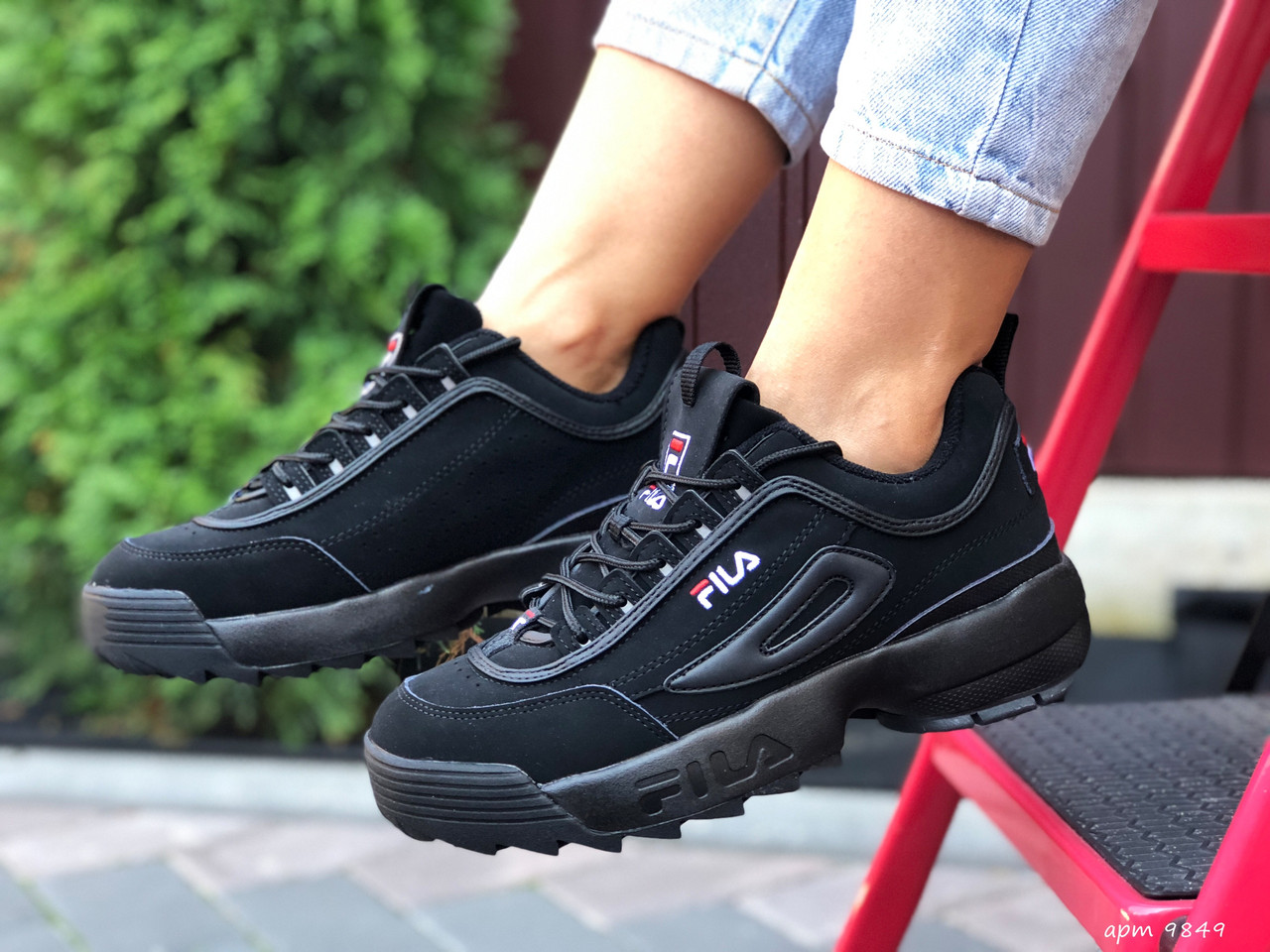 Женские кроссовки Fila Disruptor 2, нубук черные 38 (24 см), размеры:36,37,38,39,40
Женские кроссовки Fila Disruptor 2, нубук черные 38 (24 см), размеры:36,37,38,39,40