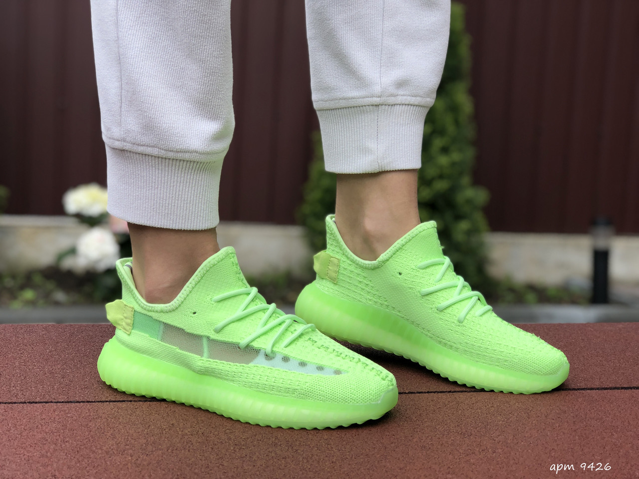 Женские кроссовки в стиле Adidas x Yeezy Boost, сетка, салатовые 37(23,3 см), размеры:36,37,38,39
Женские кроссовки в стиле Adidas x Yeezy Boost, сетка, салатовые 37(23,3 см), размеры:36,37,38,39
