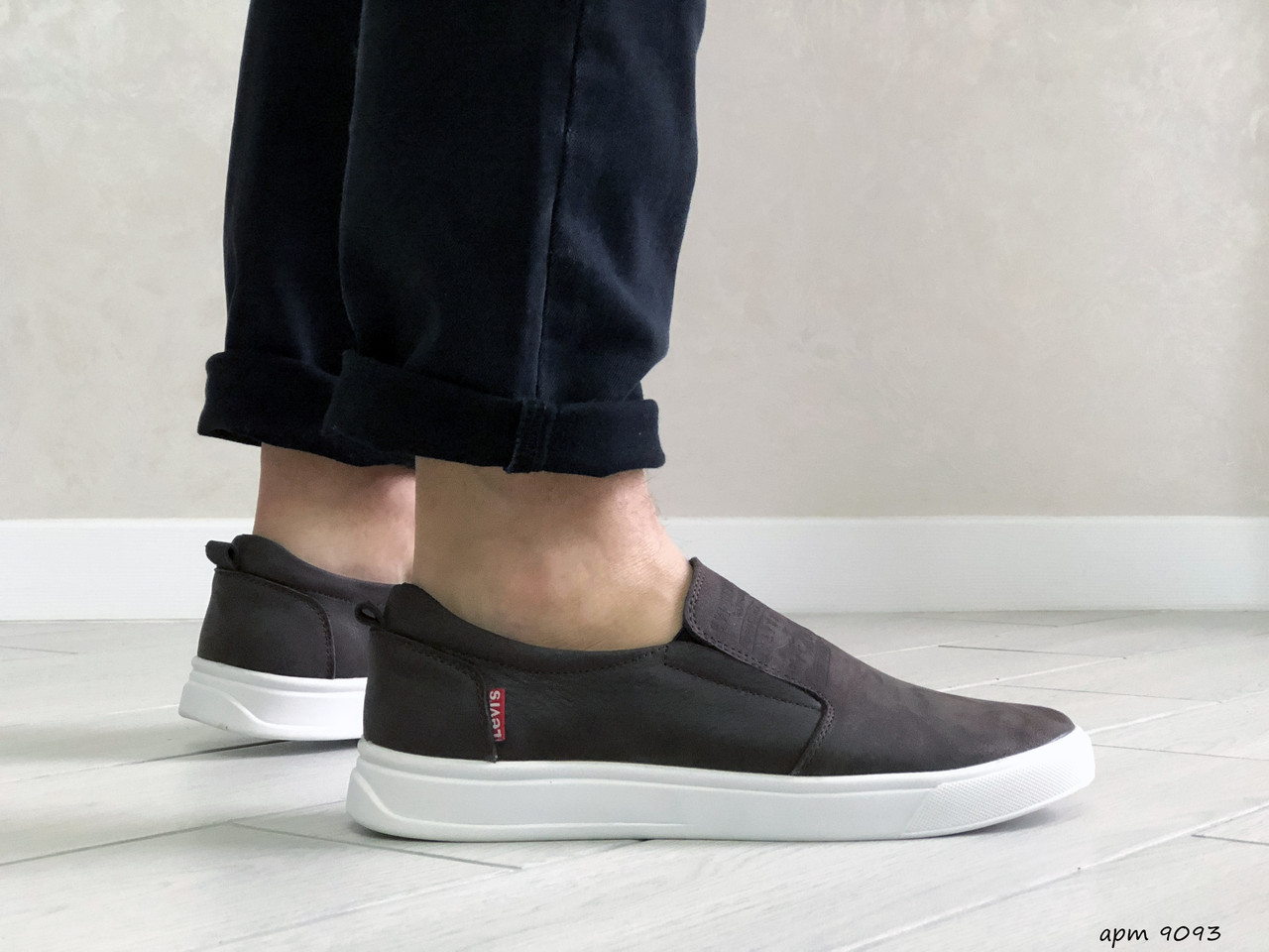 Мужские кроссовки в стиле Levis, натуральная кожа, коричневые 44(29,2 см), размеры:40,41,44,45
Мужские кроссовки в стиле Levis, натуральная кожа, коричневые 44(29,2 см), размеры:40,41,44,45