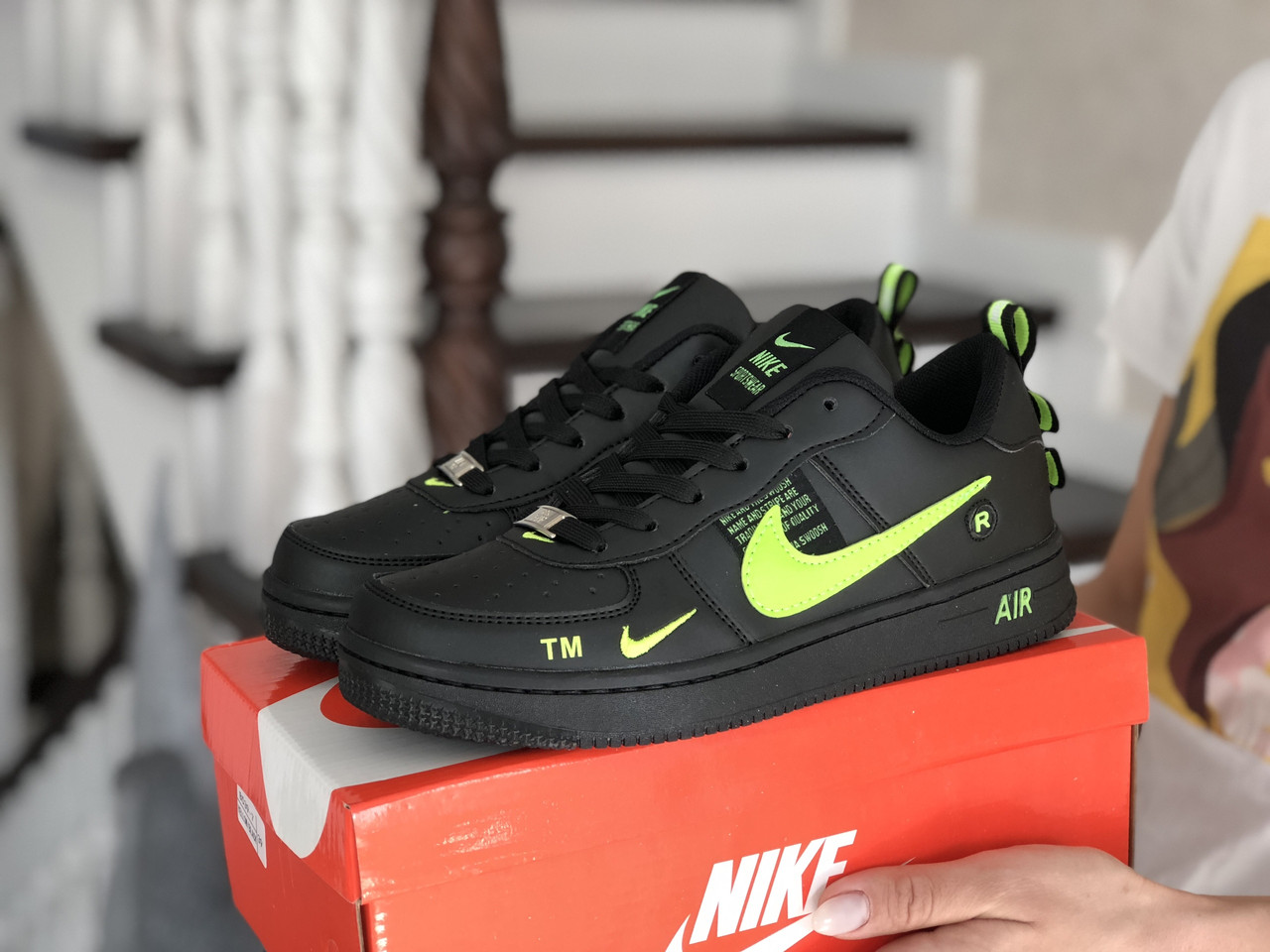 Женские кроссовки в стиле Nike Air Force, кожа, черные с салатовым 36(22,6 см), последний размер
Женские кроссовки в стиле Nike Air Force, кожа, черные с салатовым 36(22,6 см), последний размер