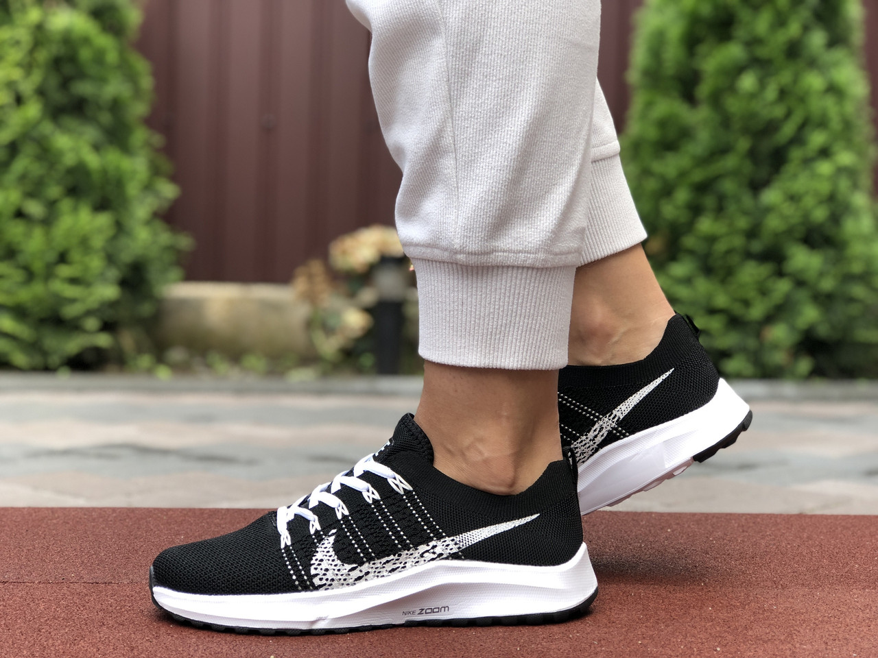 Женские кроссовки в стиле Nike Zoom, сетка, черные с белым, 40 (25,1 см), размеры:39,40,41
Женские кроссовки в стиле Nike Zoom, сетка, черные с белым, 40 (25,1 см), размеры:39,40,41