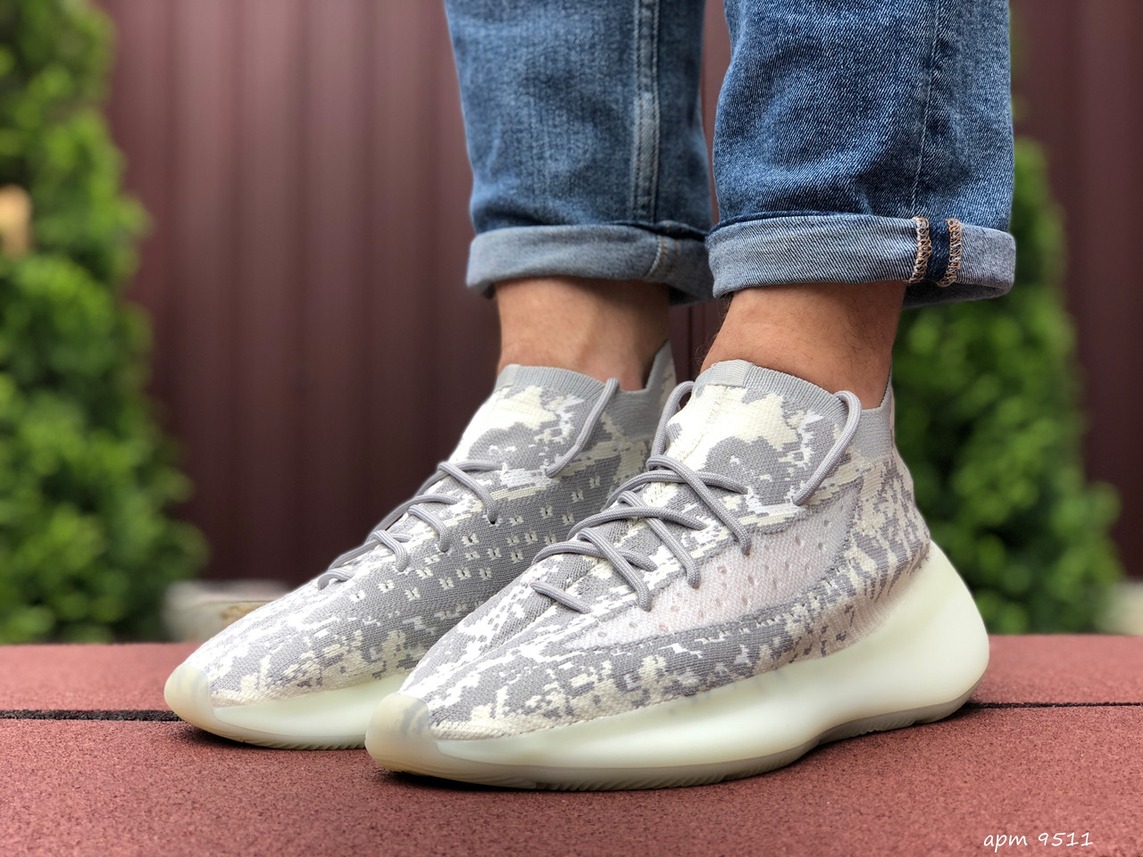 Мужские кроссовки в стиле Adidas Yeezy Boost 380, сетка, серые с белым, 42 (26,9 см), размеры:41,42,43,44,45
Мужские кроссовки в стиле Adidas Yeezy Boost 380, сетка, серые с белым, 42 (26,9 см), размеры:41,42,43,44,45