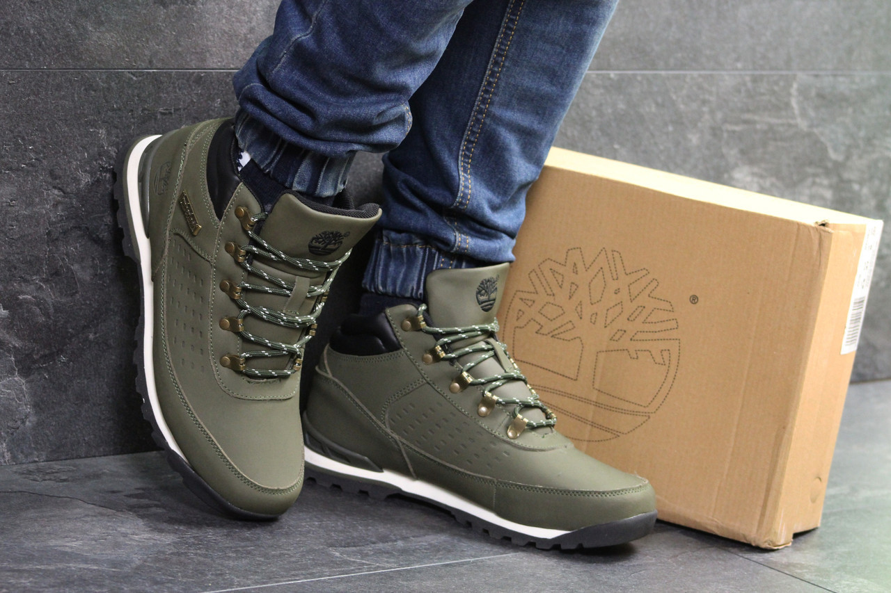 Мужские зимние кроссовки на меху в стиле Timberland, зеленые 43 (27,8 см), размеры:42,43,46
Мужские зимние кроссовки на меху в стиле Timberland, зеленые 43 (27,8 см), размеры:42,43,46