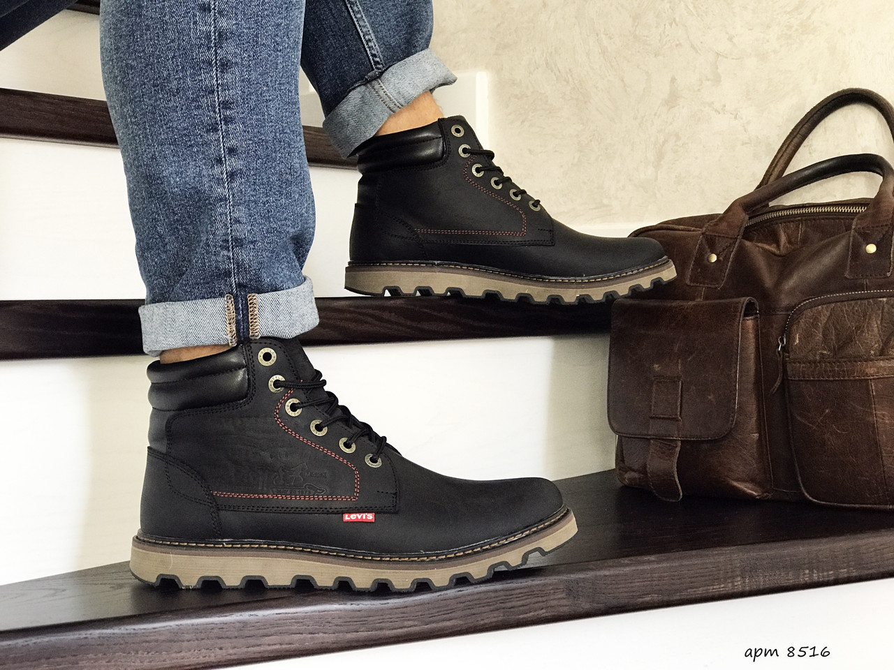 Мужские зимние ботинки на меху в стиле Levis, натуральная кожа, черные 41 (27,3 см), размеры:41,44,45
Мужские зимние ботинки на меху в стиле Levis, натуральная кожа, черные 41 (27,3 см), размеры:41,44,45