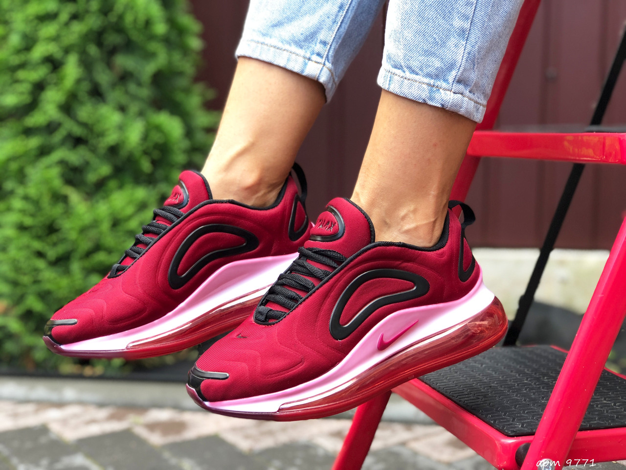 Женские кроссовки в стиле Nike Air Max 720, текстиль, бордовые с черным, 40 (25 см), размеры:36,37,38,39,40
Женские кроссовки в стиле Nike Air Max 720, текстиль, бордовые с черным, 40 (25 см), размеры:36,37,38,39,40