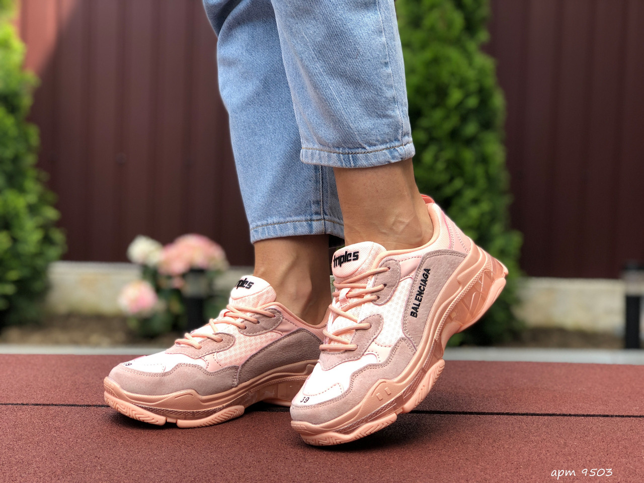 Женские кроссовки в стиле Balenciaga, замша, сетка, пудра, 40 (25,3 см), размеры:36,40
Женские кроссовки в стиле Balenciaga, замша, сетка, пудра, 40 (25,3 см), размеры:36,40