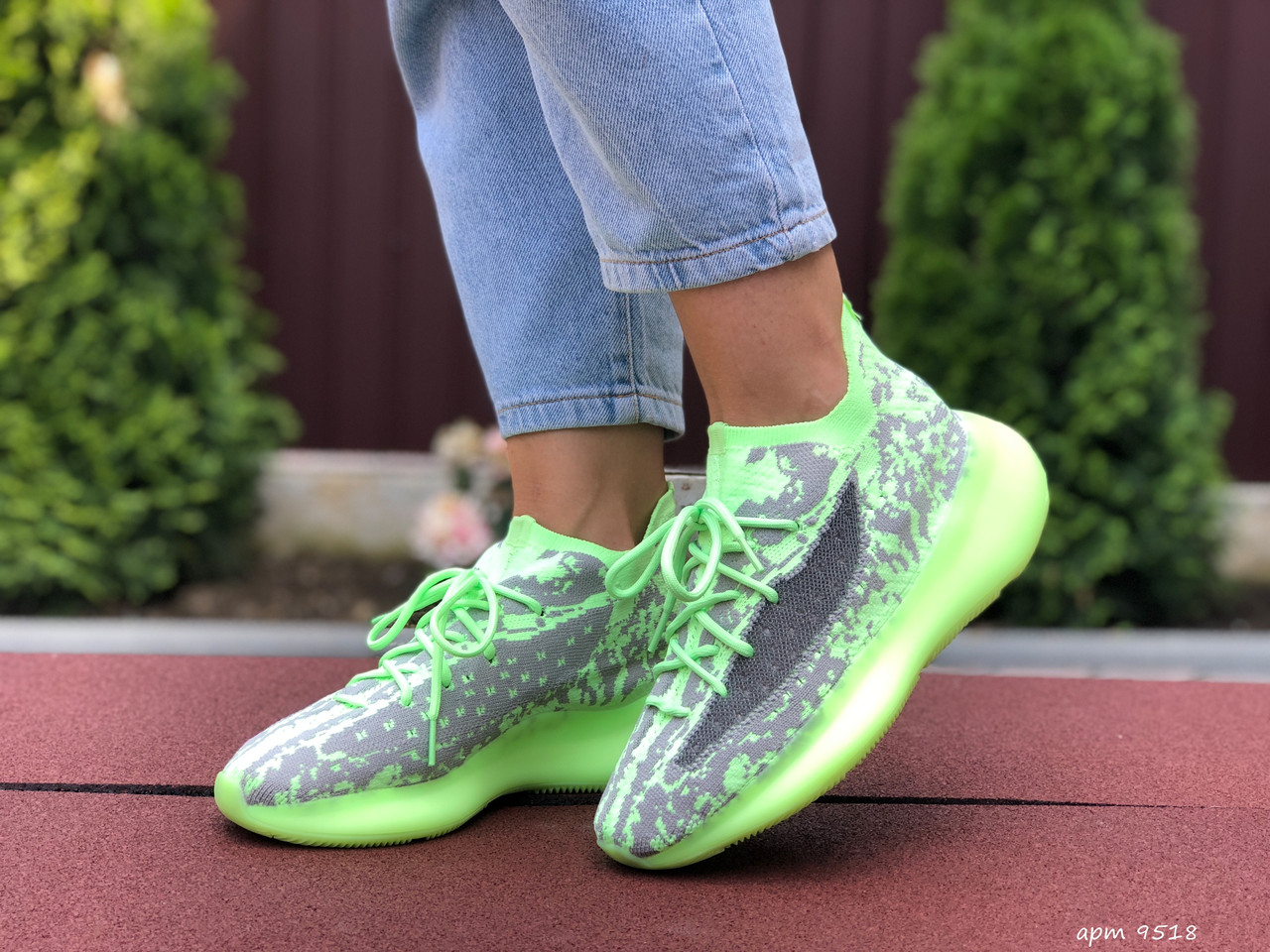 

Женские кроссовки в стиле Adidas Yeezy Boost 380, сетка, салатовые, 38 (24,1 см), размеры:38,39,40