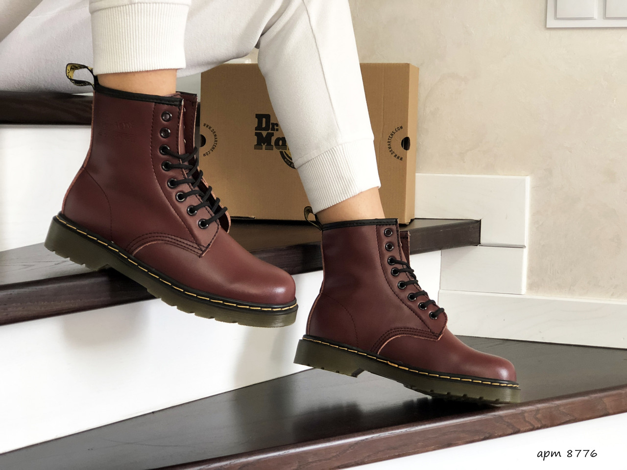 Женские зимние ботинки на меху в стиле Dr. Martens, натуральная кожа, коричневые 40 (25,6 см)
Женские зимние ботинки на меху в стиле Dr. Martens, натуральная кожа, коричневые 40 (25,6 см)