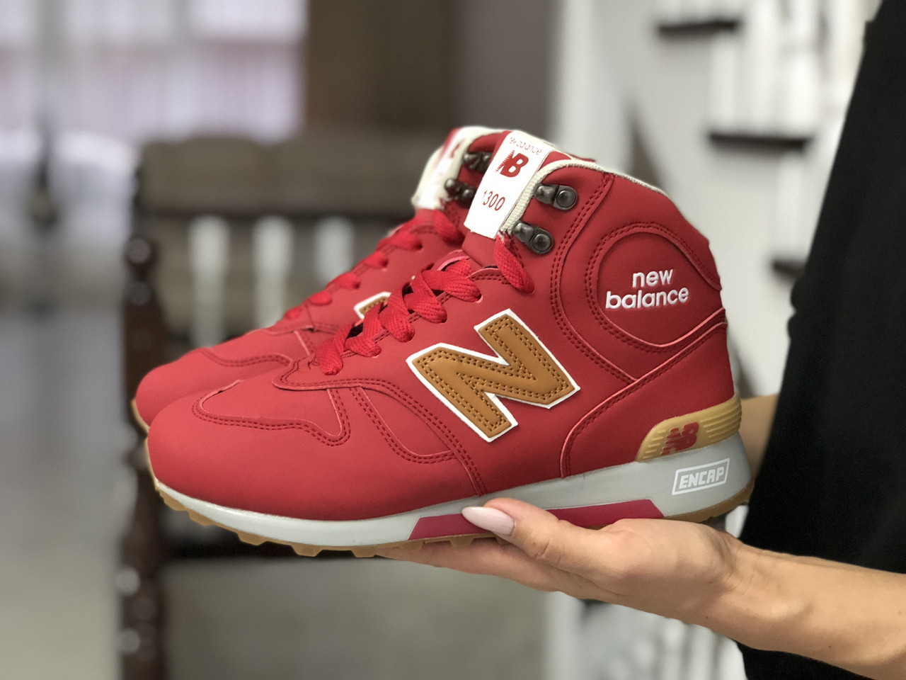 Женские зимние кроссовки на меху в стиле New balance, нубук, красные 40 (25,5 см), размеры:39,40
Женские зимние кроссовки на меху в стиле New balance, нубук, красные 40 (25,5 см), размеры:39,40