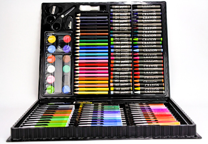 Детский набор для творчества и рисования в чемоданчике 150 предметов UKC Painting Set черный
Детский набор для творчества и рисования в чемоданчике 150 предметов UKC Painting Set черный