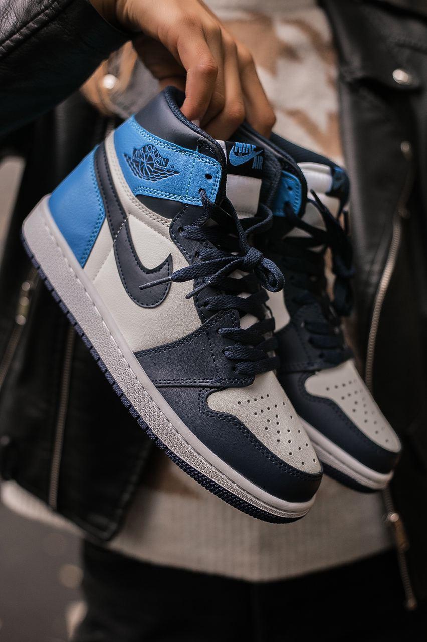 Женские кроссовки Air Jordan 1 Retro Blue / Найк Аир Джордан Ретро 1 Голубые 40, Голубой
Женские кроссовки Air Jordan 1 Retro Blue / Найк Аир Джордан Ретро 1 Голубые 40, Голубой