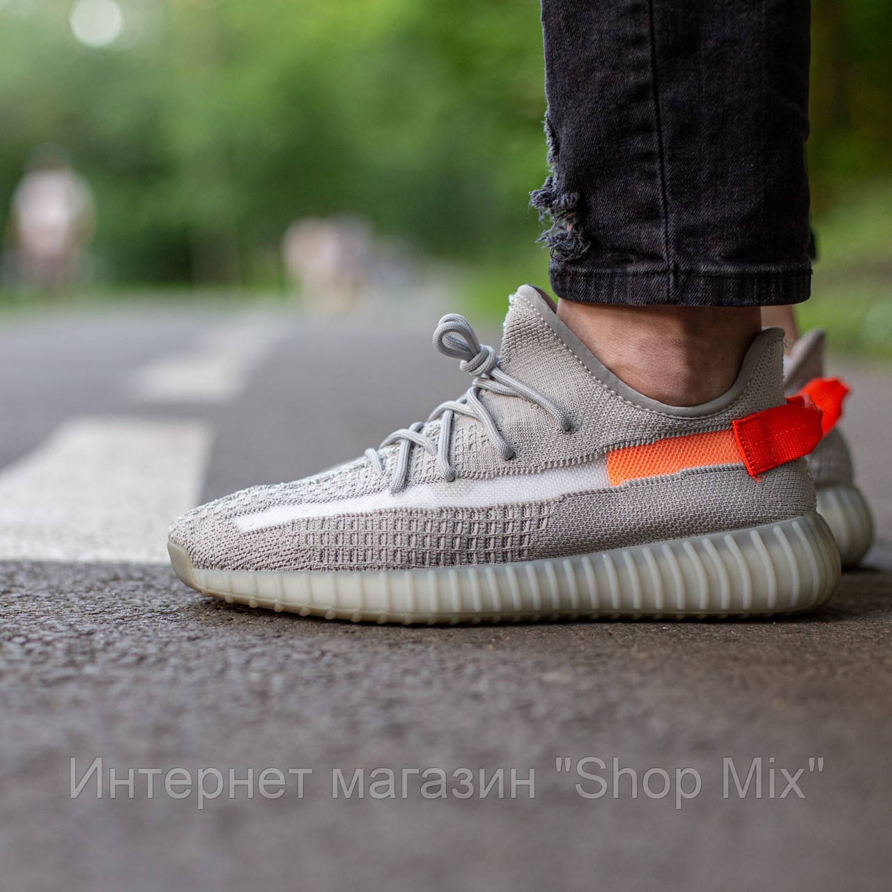 Кроссовки женские Adidas Yeezy Boost 350 в стиле Адидас Изи Буст, текстиль код IN-430. Серые с оранжевым кроссовки, 40, Серый
Кроссовки женские Adidas Yeezy Boost 350 в стиле Адидас Изи Буст, текстиль код IN-430. Серые с оранжевым кроссовки, 40, Серый