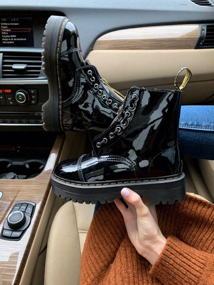 Зимние женские ботинки на платформе Dr Martens Jadon Черные (с мехом), Реплика, Черный
Зимние женские ботинки на платформе Dr Martens Jadon Черные (с мехом), Реплика, Черный